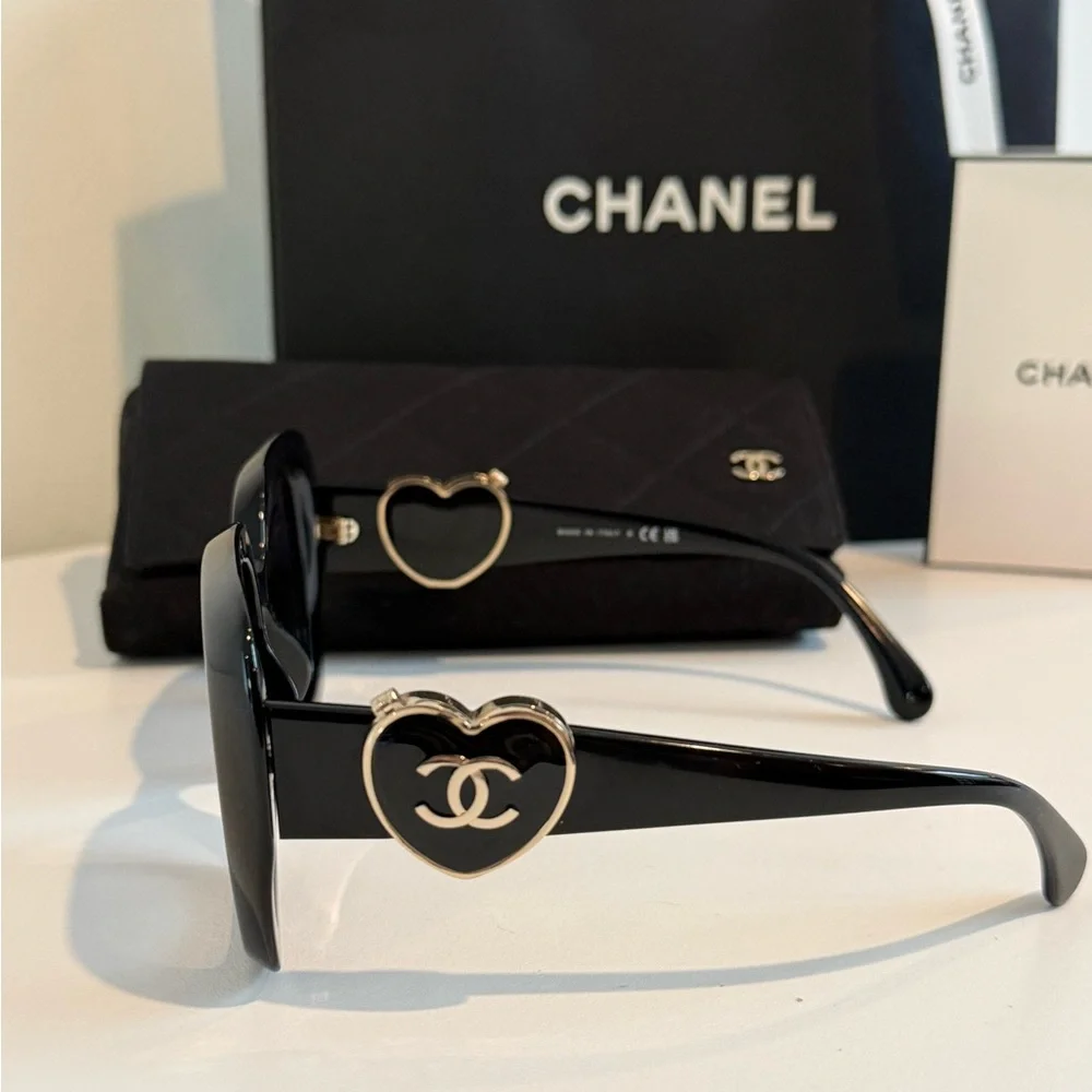 Chanel heart mirror sunglasses - Picture 7 of 11